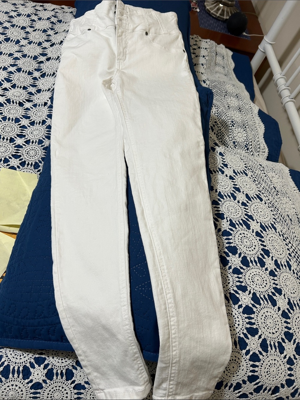 Slim Fit White Skinny Jeans - High Rise